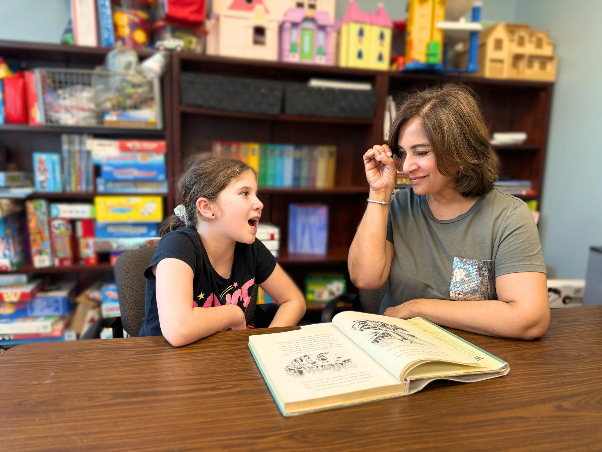 Rebecca Thomas SLP with student